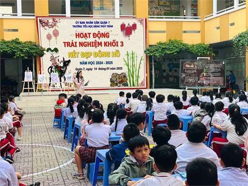 Tổ khối 3 đã tổ chức HĐTN chủ đề “Nét đẹp Đông Hồ  tại cơ sở 1.
