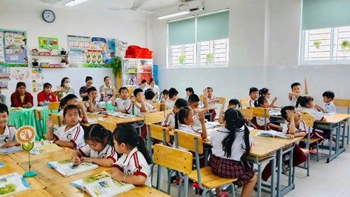 Lớp 1/9 tổ chức một tiết học mở - Môn Tiếng Việt với bài  Đi học - Tiết 1
