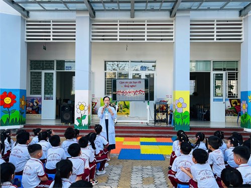 Sinh hoạt chào cờ đầu tuần CS2: Nghi thức chào cờ; Hoạt động trải nghiệm; Tuyên truyền y tế