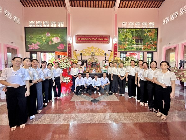 Lễ viếng Bác tại Nhà tưởng niệm Bác Hồ nhân dịp Kỷ niệm 135 năm Ngày sinh Chủ tịch Hồ Chí Minh (19/5/1890-19/5/2025)