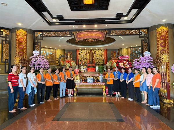 Ngày 11/04/2025 Trường TiH Điện Biên tổ chức tham quan học tập ngoại khóa tại Đền tưởng niệm các Vua Hùng - Biển Tiên Đồng Suối Tiên.