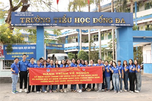 Chi bộ Trường Đống Đa tổ chức sinh hoạt chuyên đề quý I/2025 kết hợp hoạt động Về nguồn, hướng tới kỷ niệm 50 năm Ngày Giải phóng miền Nam, thống nhất đất nước (30/4/1975 – 30/4/2025)