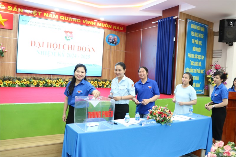 Đại hội Chi đoàn nhiệm kì 2024-2025