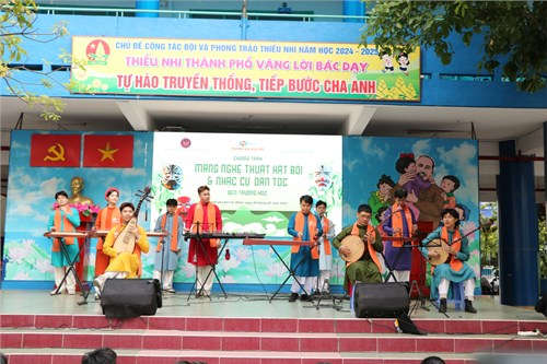 Chương trình mang nghệ thuật hát bội và nhạc cụ dân tộc đến trường học