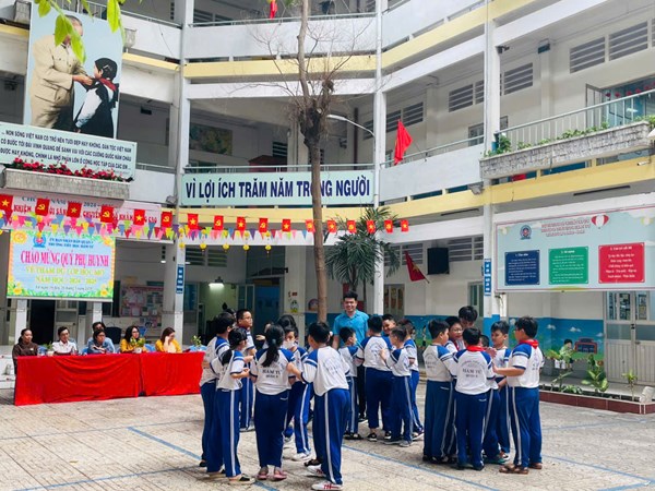 Tiết học mở môn Thể dục