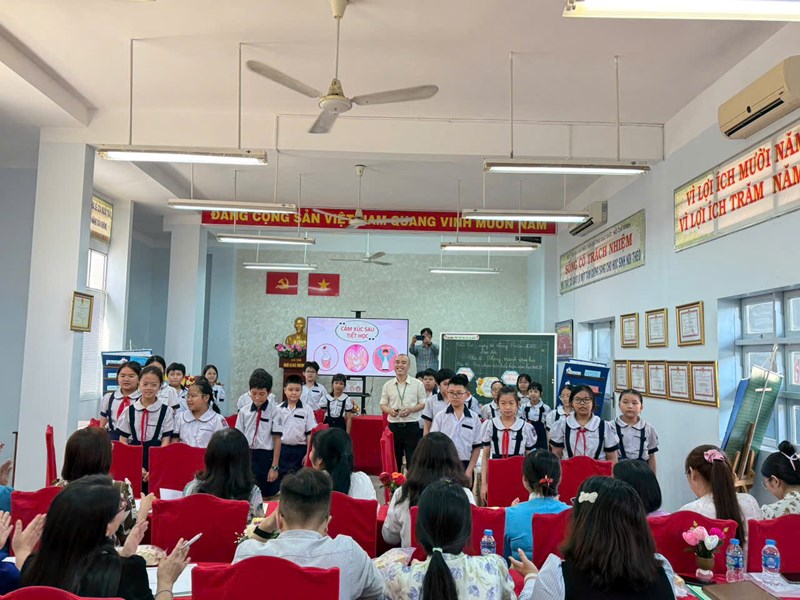 Chuyên đề thao giảng - Thầy Thành GVCN lớp 5/2 phụ trách môn Đạo đức , chủ đề : Phòng, tránh xâm hại