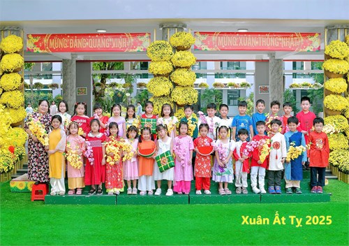 Rộn ràng sắc Xuân Ất Tỵ 2025 với cô trò khối Một