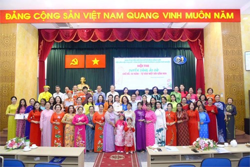 Tham gia Hội thi  Duyên dáng áo dài  tại Ủy ban nhân dân Phường 9