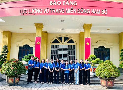 Hành trình về nguồn của Chi đoàn Hồ Văn Huê  tại Bảo tàng Lực lượng Vũ trang miền Đông Nam Bộ nhân kỷ niệm ngày thành lập Đoàn Thanh niên (26/03/1931 - 26/03/2025)