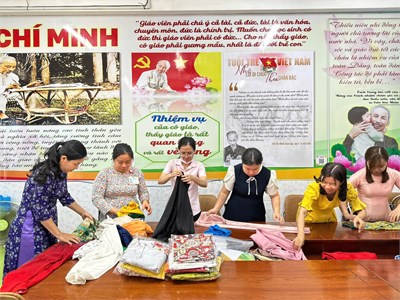 🌷🌷🌷 Công Đoàn cơ sở Trường TH Huỳnh Văn Chính thực hiện chương trình “Áo dài – Trao gửi yêu thương” trao tặng áo dài cho nữ CNVC-LĐ khó khăn do Liên đoàn Lao động quận Tân Phú tổ chức vận động.