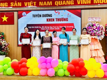 🌷🌷🌷 Ngày 29/5/2025, Trường Tiểu học Huỳnh Văn Chính tổ chức họp Công tác tổ chức cuối năm nhằm tuyên dương, khen thưởng các cá nhân đạt giải trong các hội thi.