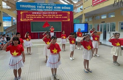 Sinh hoạt chào cờ tuần 23