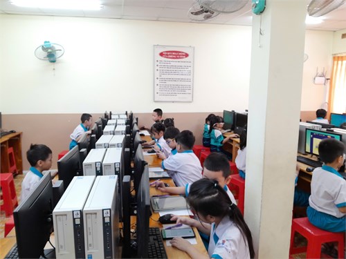 Học sinh tham gia thi vioedu cấp quận
