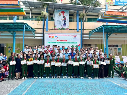 HỘI QUÂN  Em là chiến sĩ giải phóng quân thành phố Bác Hồ 