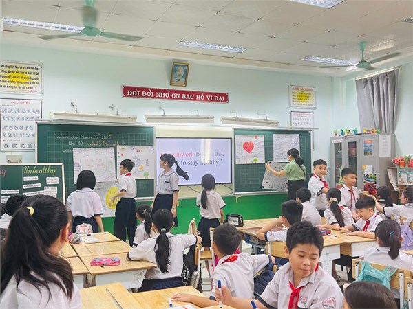 Dạy học tiếng anh theo hướng phát triển năng lực và phẩm chất cho học sinh lớp 5