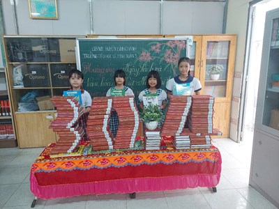 Trường Tiểu học Lê Minh Xuân 3 hưởng ứng ngày Sách và Văn hóa đọc Việt Nam lần thứ 4 - Chủ đề:  Cùng sách bước vào kỉ nguyên vươn mình của dân tộc 