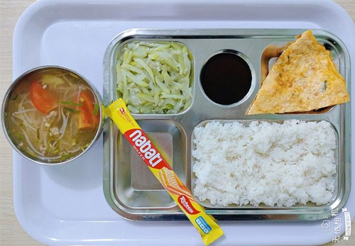 Thực đơn bán trú ngày 06/5/2025