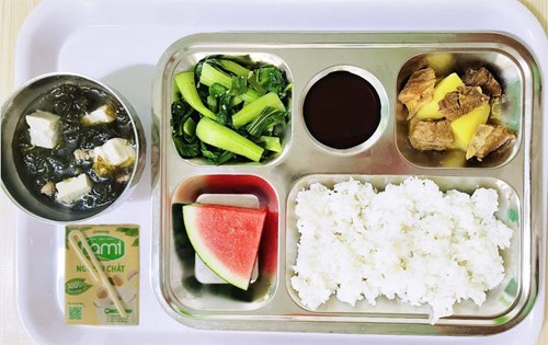Thực đơn bán trú ngày 07/5/2025