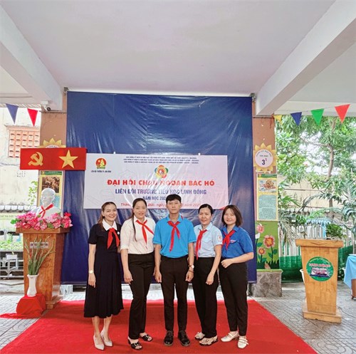 Chiều thứ tư ngày 12 tháng 3 năm 2025, thực hiện Kế hoạch của Liên đội Trường Tiểu học Linh Đông, cô Phạm Thị Mỹ Dung, Tổng phụ trách Đội Thiếu niên Tiền phong Hồ Chí Minh đã tổ chức thành công Đại hội Cháu ngoan Bác Hồ năm học 2024-2025