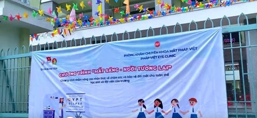 Chương trình  Mắt sáng - Ngời Tương Lai  Chương trình nhằm nâng cao nhận thức về chăm sóc và bảo vệ đôi mắt cho toàn thể học sinh và đội viên của trường.