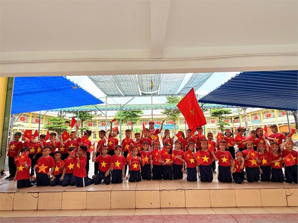 Nhiệt liệt chào mừng 50 năm Ngày Giải phóng miền Nam, thống nhất đất nước (30/4/1975 - 30/4/2025)!