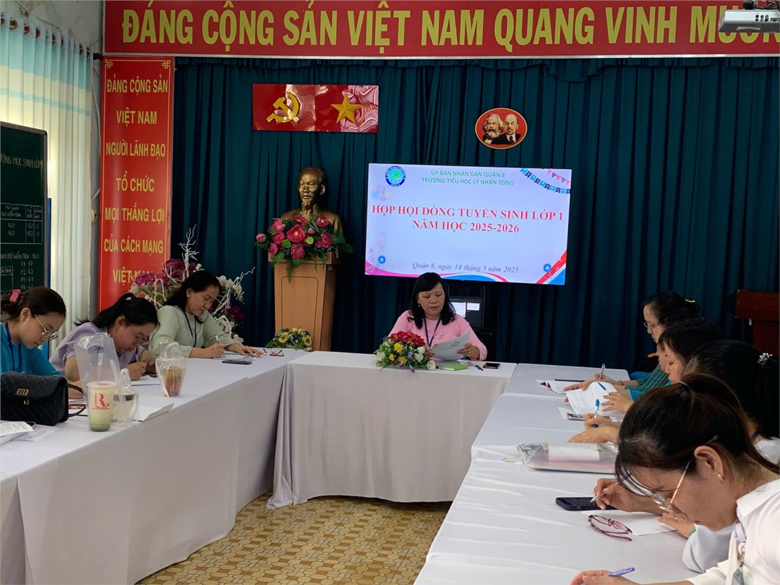 Họp hội đồng tuyển sinh đầu cấp