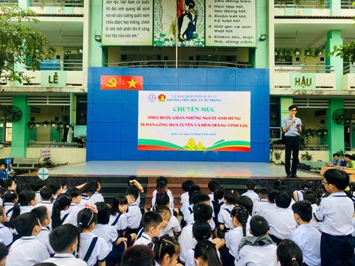 Sinh hoạt dưới cờ: Chuyên mục   Theo bước chân những anh hùng 32 công dân hỏa tuyến và đêm trắng Vĩnh Lộc 