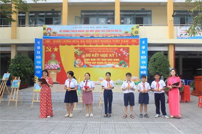 Hoạt động trải nghiệm khối 5  Phát triển bản thân thích ứng môi trường 