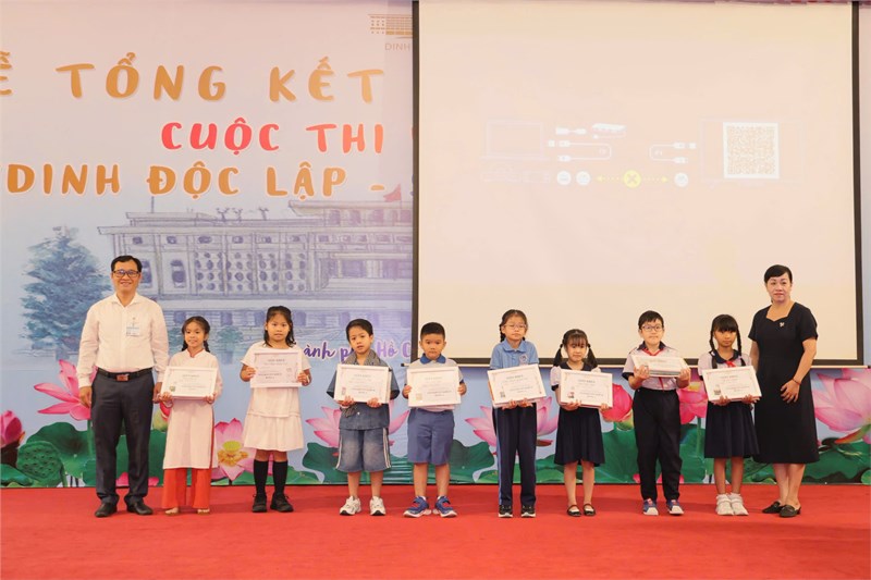 <a href="/tin-tuc-su-kien/truong-tieu-hoc-nguyen-binh-khiem-chuc-mung-cac-em-hoc-sinh-dat-thanh-tich-tron/ct/21309/1293301">Trường Tiểu học Nguyễn Bỉnh Khiêm chúc mừng các em<span class=bacham>...</span></a>