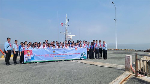 Tham gia chương trình  măng non bình thạnh sẵn sàng vì biên giới, biển, đảo  cụm 1