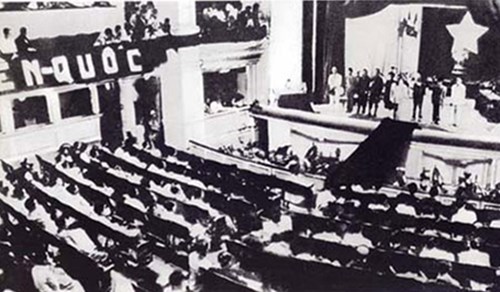 Không gian văn hóa Hồ Chí Minh: Chủ tịch Hồ Chí Minh nói chuyện tại cuộc mít tinh của nhân dân thủ đô Hà Nội sau khi kỳ họp Quốc hội khóa I thông qua bản Hiến pháp mới (ngày 31/12/1959)