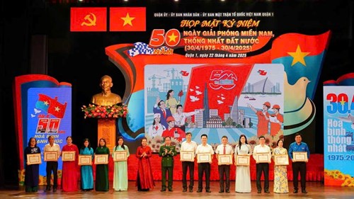 Trường Tiểu học Nguyễn Huệ vinh dự được Tuyên dương, Khen thưởng nhân dịp Kỷ niệm 50 năm Ngày Giải phóng miền Nam (30/4/1975 – 30/4/2025)