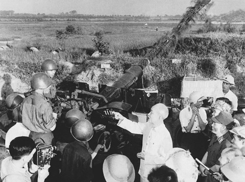 Tình cảm của Bác Hồ với Quân đội nhân dân Việt Nam