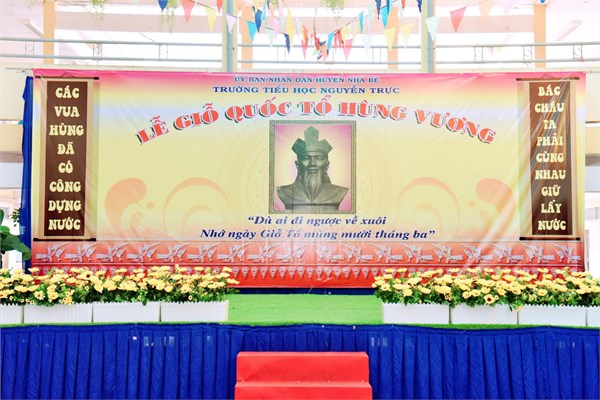 Trường Tiểu học Nguyễn Trực long trọng tổ chức Lễ Giỗ tổ nhớ ơn các vua Hùng có công dựng nước.