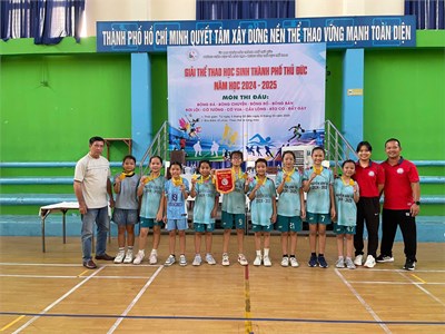 Đội bóng chuyền trường th nguyễn văn tây tham gia giải thể thao hs tp thủ đức năm học 2024-2025. đạt huy chương vàng cả 2 nội dung nam và nữ.