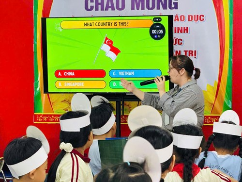 Phối hợp Trung tâm anh ngữ Compass tổ chức hội thi” Rung chuông vàng”