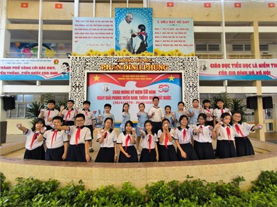 <a href="/doi-thieu-nien/cong-trinh-ki-niem-50-nam-giai-phong-mien-nam-thong-nhat-dat-nuoc-3041975-30420/ct/63340/1307108">Công trình kỉ niệm 50 năm giải phóng miền Nam,<span class=bacham>...</span></a>