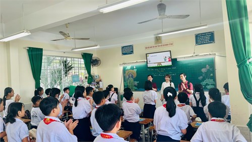 Trường Tân Hóa: Sáng ngày 07/03/2025 Hội đồng bộ môn Nghệ thuật dự giờ tư vấn phương pháp dạy Âm nhạc lớp 5 theo CTGDPT2018.