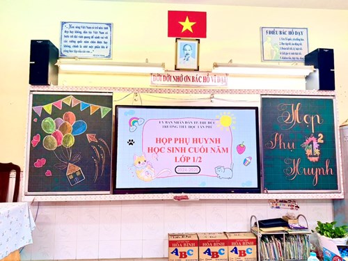 Họp phụ huynh cuối năm học 2024-2025.
