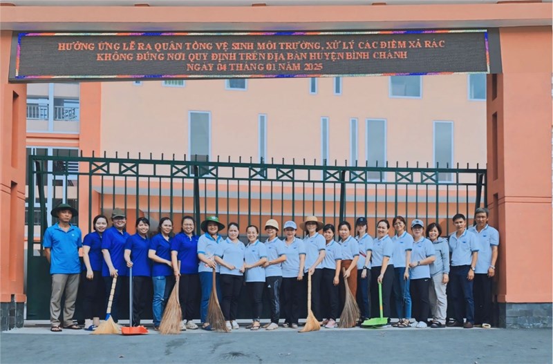 Hưởng ứng lễ ra quân tổng vệ sinh môi trường