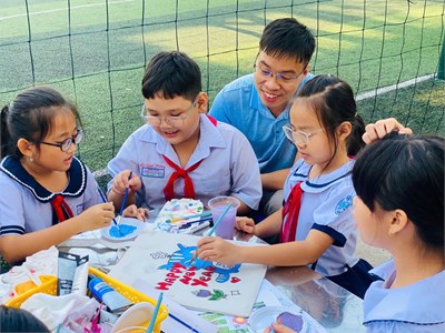 Hội thi  Trang trí túi vải Canvas  - Chủ đề  Vẽ túi xinh - Trao nghĩa tình , năm học 2024-2025
