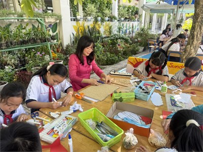 Hội thi  Sáng tạo tranh đa chất liệu  - Chào mừng ngày Quốc tế Phụ nữ 8/3, năm học 2024-2025