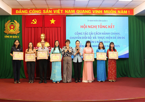 Hội Nghị Tổng Kết Công Tác Cải Cách Hành Chính, 
Chuyển Đổi Số Quận 5, Năm 2024