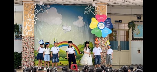 Chuyên đề “Thể hiện cảm xúc theo hướng tích cực”
