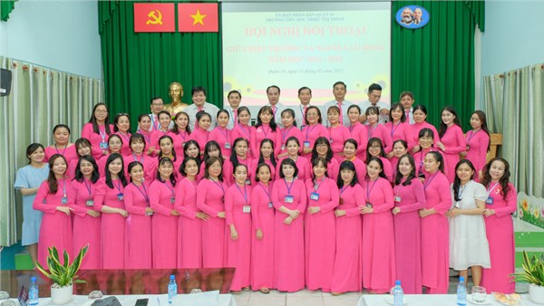 Hội nghị đối thoại giữa Hiệu trưởng và người lao động năm học 2024 - 2025