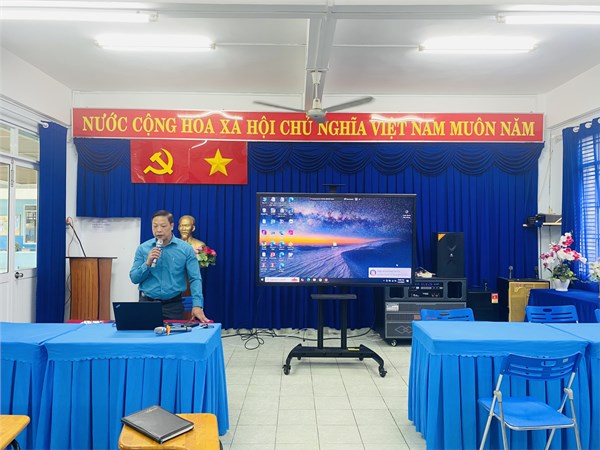 <a href="/hoat-dong-chuyen-mon/truong-tieu-hoc-tuy-ly-vuong-da-to-chuc-tap-huan-ispring-suite-10-cho-toan-the/ct/22157/1290718">Trường Tiểu học Tuy Lý Vương đã tổ chức tập<span class=bacham>...</span></a>
