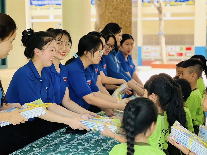 📖📖Chi Đoàn Trường Tiểu Học Võ Thị Sáu Tổ Chức Hội Thu Sách Cũ – Lan Tỏa Yêu Thương Đến Vùng Sâu, Vùng Xa📖📖