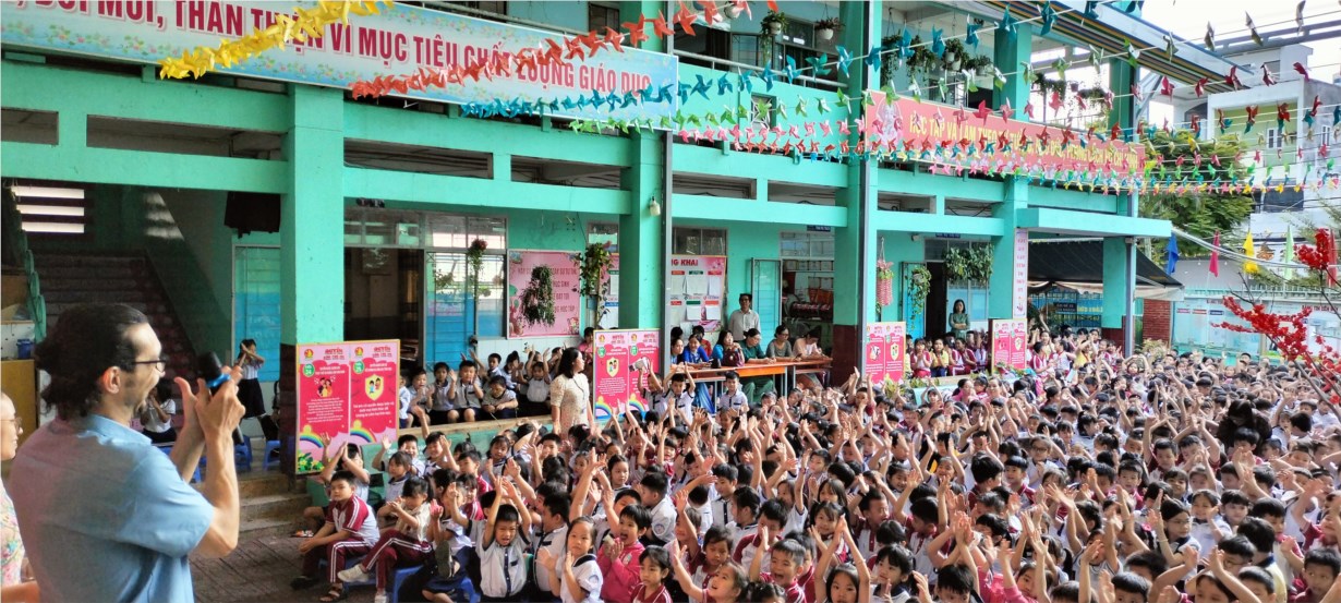 SINH HOẠT CHÀO CỜ TUẦN 18 - Sân chơi tiếng Anh