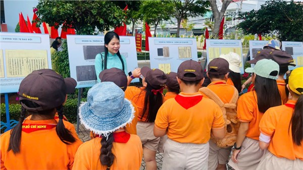Hoạt động về nguồn